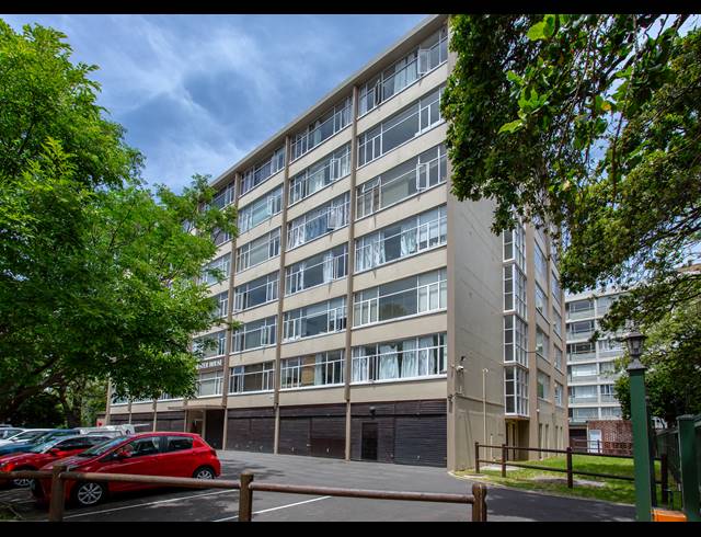 1 BEDROOM APARTMENT FOR SALE IN RONDEBOSCH